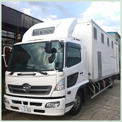 あきた乗馬クラブ 馬運車